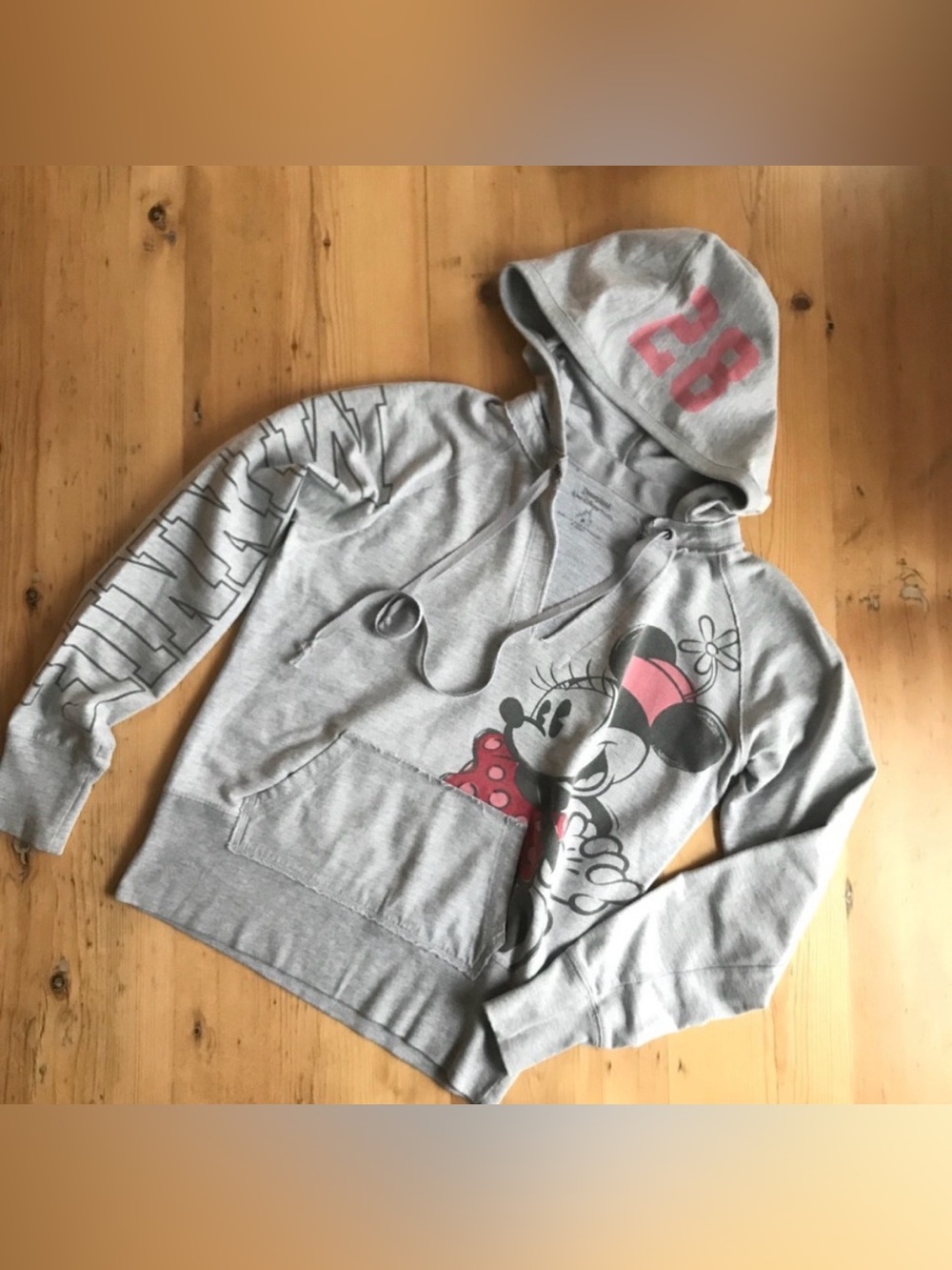 Disney 28 Minnie v-neck hoodie sweatshirt Size Medium